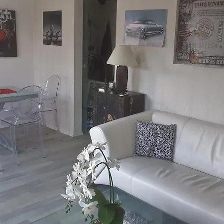 Luxusferienhaus, Stylisch, Modern, Schick Mit Garten, Kamin Und 2 Schlafzimmern, 3 Wc Сasa de vacaciones Lubeca