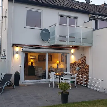 Luxusferienhaus, Stylisch, Modern, Schick Mit Garten, Kamin Und 2 Schlafzimmern, 3 Wc Lubeca