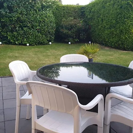 Сasa de vacaciones Luxusferienhaus, Stylisch, Modern, Schick Mit Garten, Kamin Und 2 Schlafzimmern, 3 Wc *