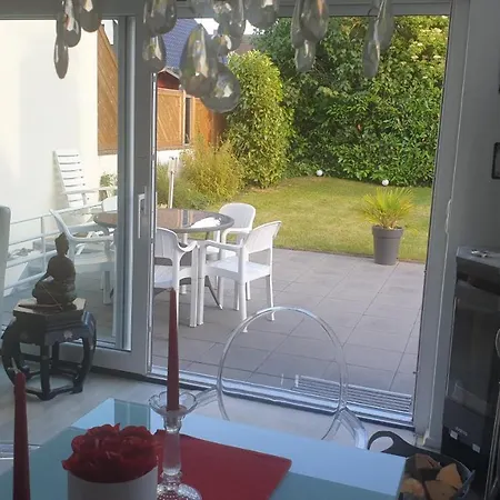 Luxusferienhaus, Stylisch, Modern, Schick Mit Garten, Kamin Und 2 Schlafzimmern, 3 Wc