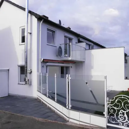 Сasa de vacaciones Luxusferienhaus, Stylisch, Modern, Schick Mit Garten, Kamin Und 2 Schlafzimmern, 3 Wc Lubeca