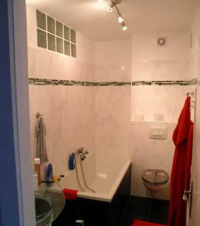 Luxusferienhaus, Stylisch, Modern, Schick Mit Garten, Kamin Und 2 Schlafzimmern, 3 Wc *