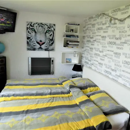 Luxusferienhaus, Stylisch, Modern, Schick Mit Garten, Kamin Und 2 Schlafzimmern, 3 Wc Сasa de vacaciones
