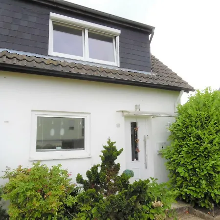 Luxusferienhaus, Stylisch, Modern, Schick Mit Garten, Kamin Und 2 Schlafzimmern, 3 Wc